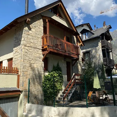 La Casa De Ardillas * Benasque